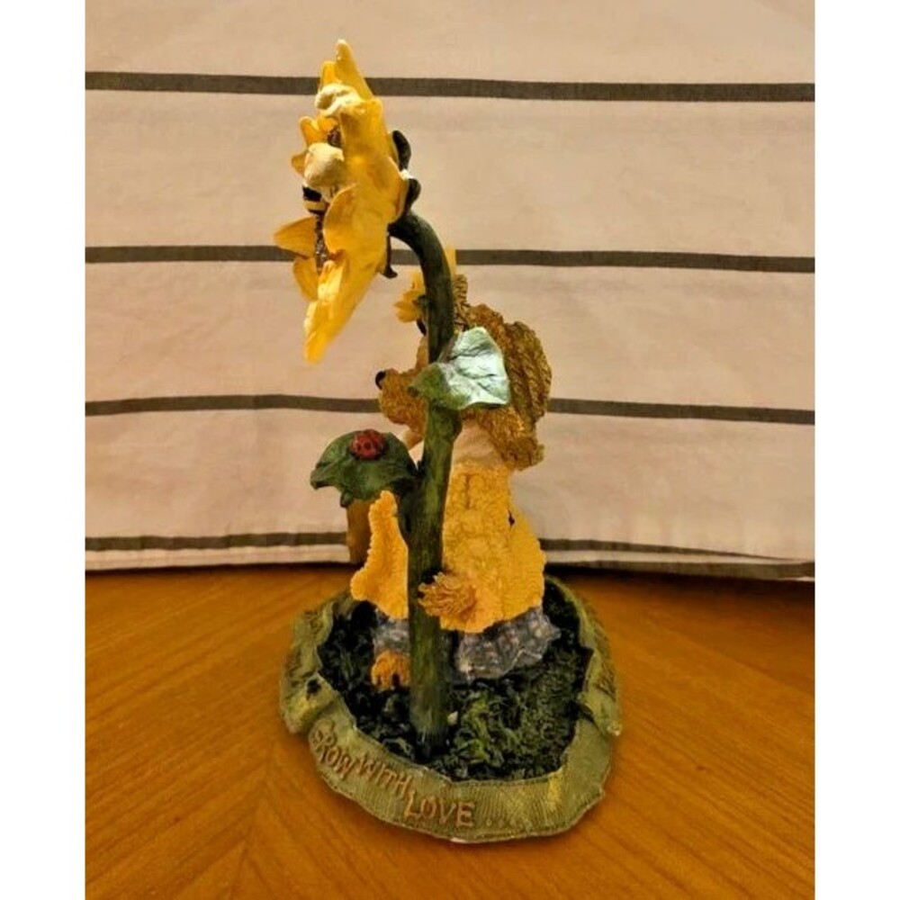 Boyd's Bears-Blossum B. Berriweather Bloom with Joy Figurine #1999-21. - Picture 2 of 5